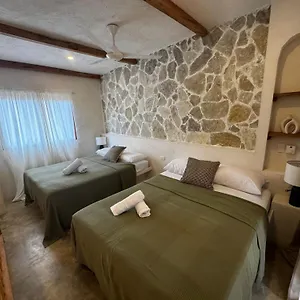 Inn La Colmena Rd, Samana